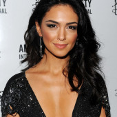 Nazanin Boniadi cleavage