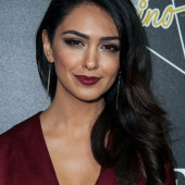 Nazanin Boniadi exy