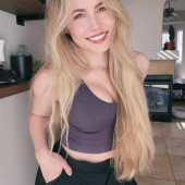 Nicki Taylor 