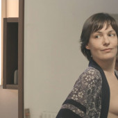 Nicolette Krebitz oben ohne