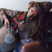 Nyadak Thot see through