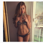 Pamela Reif selfie