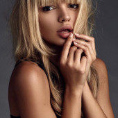 Pauline Baly a_poil