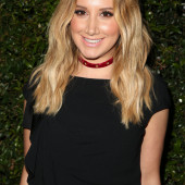 Ashley Tisdale sexy