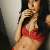 Rebecca Mir 