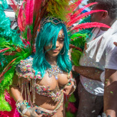 Rihanna body