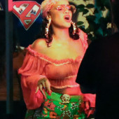 Rihanna braless