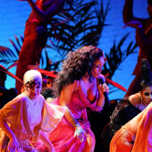 Rihanna downblouse