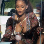 Rihanna oops