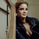 Rike Schmid ausschnitt