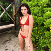 Rina Lipa bikini
