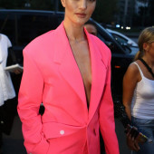 Rosie Huntington-Whiteley dekollete