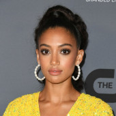Samantha Logan 