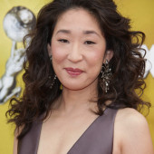 Sandra Oh sexy