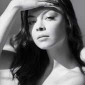 Scarlett Byrne playmate