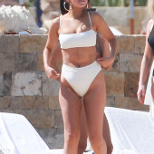 Selena Gomez beach