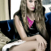 Serenay Sarikaya 