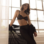 Serinda Swan