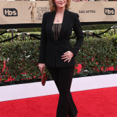 Sharon Lawrence 