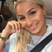 Sinah Trompf sexy
