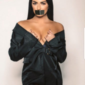Sonya Deville 