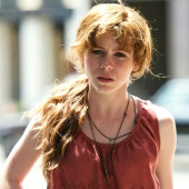 Sophia Lillis sharp objects