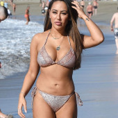 Sophie Kasaei hot