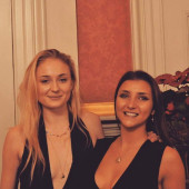 Sophie Turner cleavage