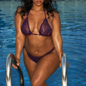 Tabria Majors hot