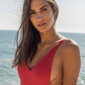 Talia Graf strand