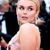 Tallia Storm braless