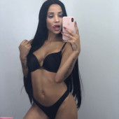 Tanaya Henry 