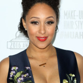 Tia Mowry 