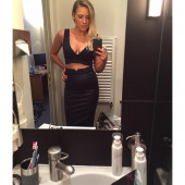Vanessa Meisinger nackt
