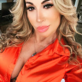 Victoria Lomba 