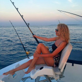 Yana Rudkovskaya leggy