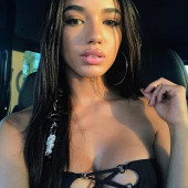 Yovanna Ventura ausschnitt