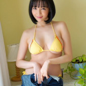 Yuuri Morishita dekollete