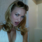 Yvonne Strahovski leak