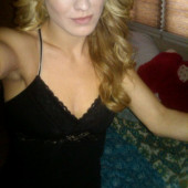 Yvonne Strahovski leaked